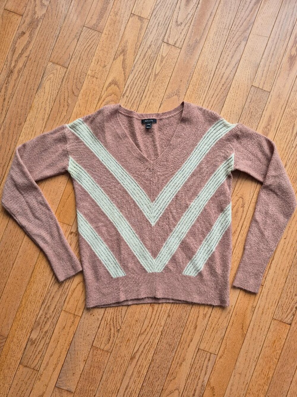 RW&CO. Chevron V-neck Knit Sweater XS
